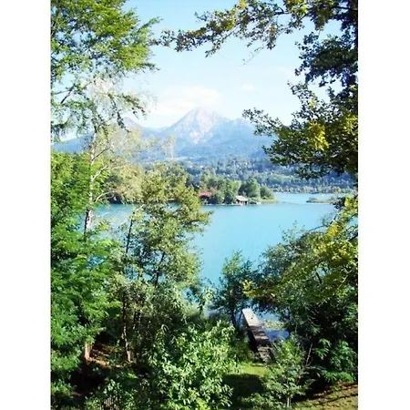 Lagoon Bungalow In Pepelow *